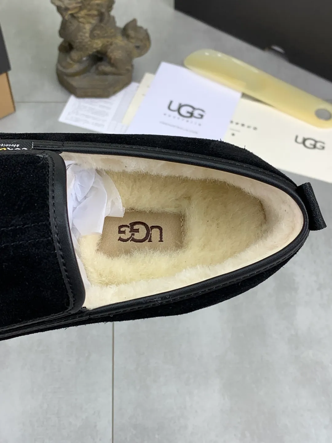 Men's men's shoes 💰P580 [New style] hot style 💰 versatile casual slip-on fur shoes 🆘 "Real Wool" [UGG] 👉 hot style men's shoes official website synchronization 🔰 quality [proud] is not comparable to the imitations in the general market 🌀 The upper is imported Italian frosted calfskin, and the lining: foot pad 🅰️ grade 🐑 real wool 👻 Only Grade A can show the effect The hand feels smooth and delicate 🔱The shoe shape is grand, only the factory can achieve it 🎄The perfect toughness of the original outsole 👻⬛️ can allow customers to bid farewell to one-time consumption. Real wool lining, super warm. Available in black or brown. Size: 39-44